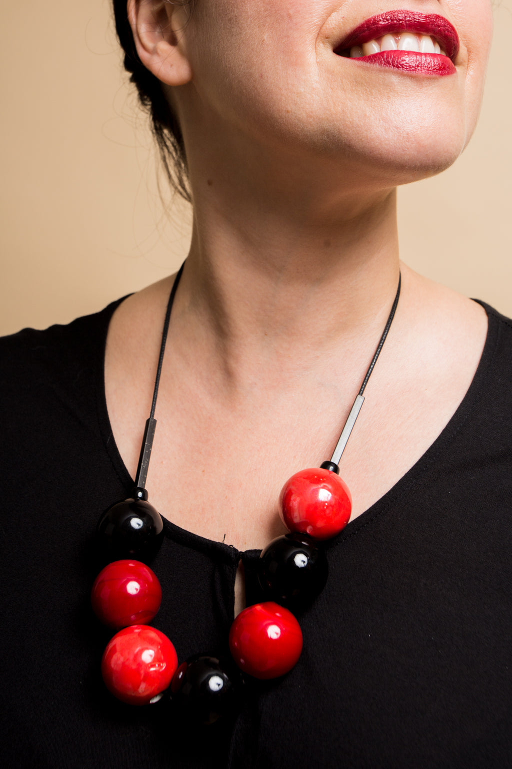 Collier Andrea Rouge et Noir