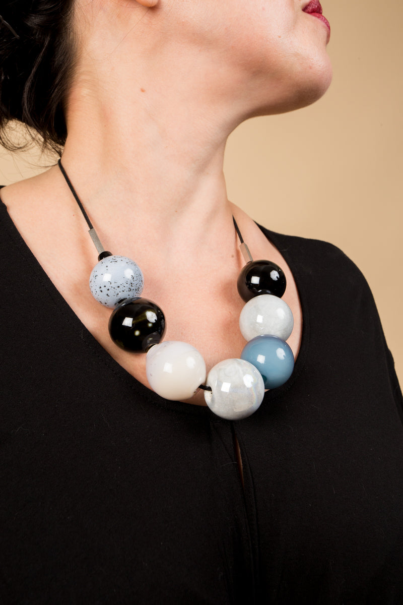 Collier Andrea bleu gris et noir